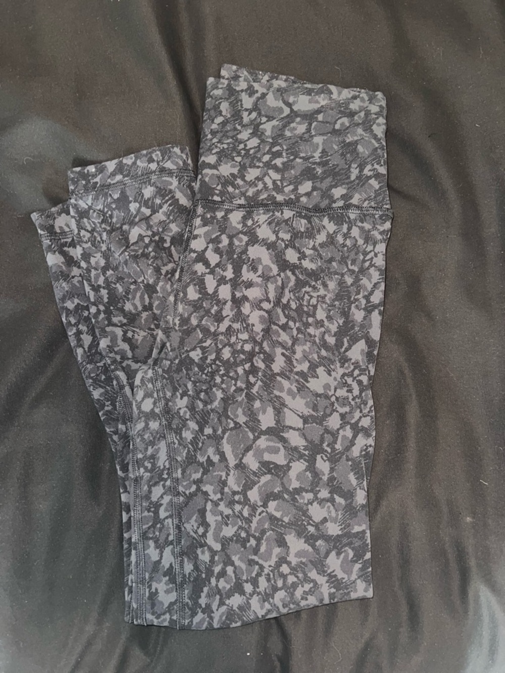 Lululemon align leggings size 4 21” cropped. Leggings - Gray